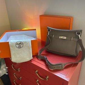 Hermès Jypsiere Etoupe Taurillon Clemence Silver 37 bag 37cm L x 29cm H x 16cm D